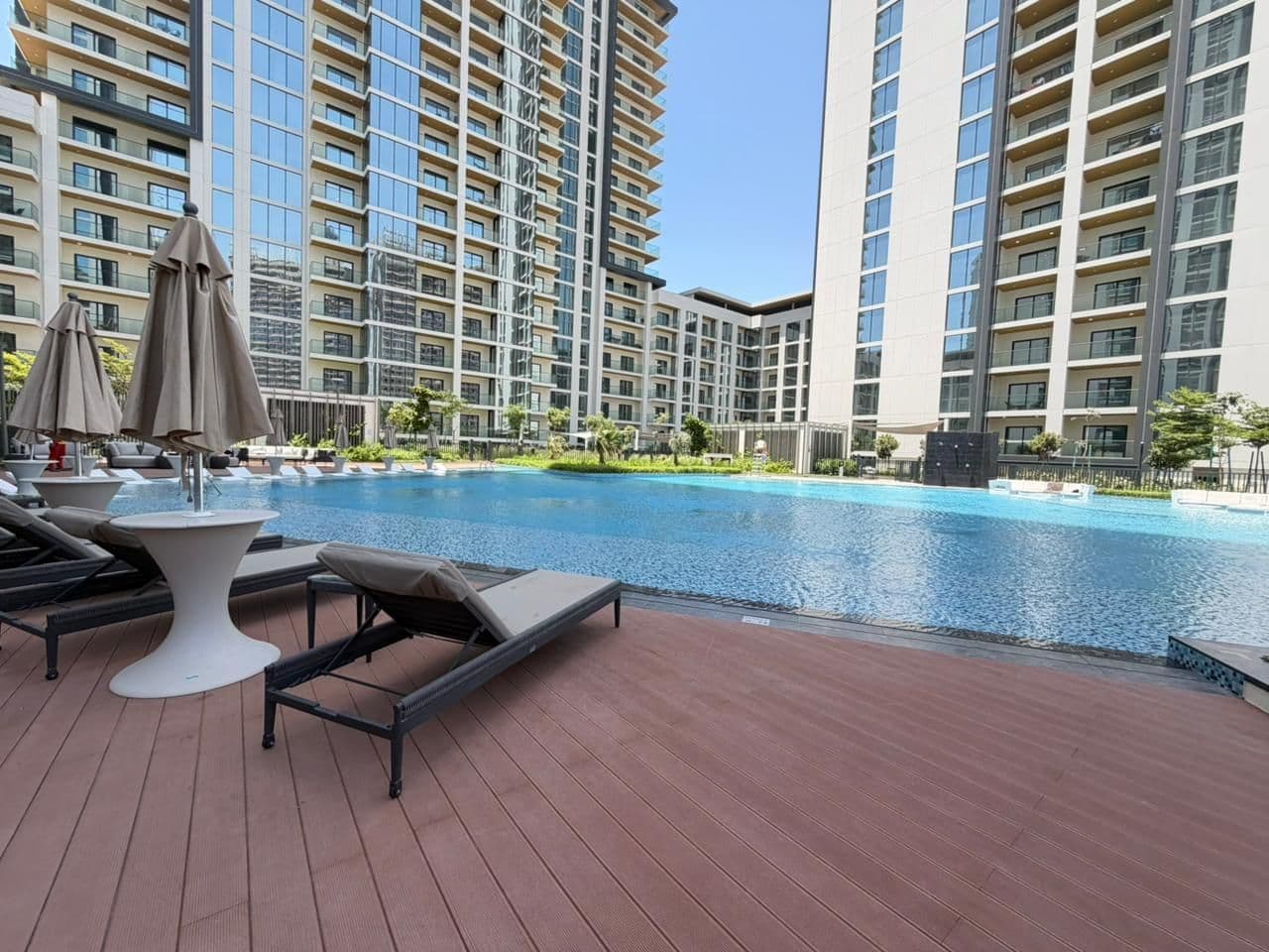 Crest Grande — the swimming pool and loungers