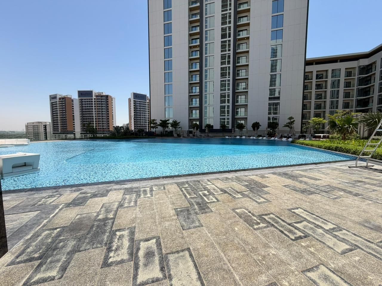 Crest Grande — the pool terrace